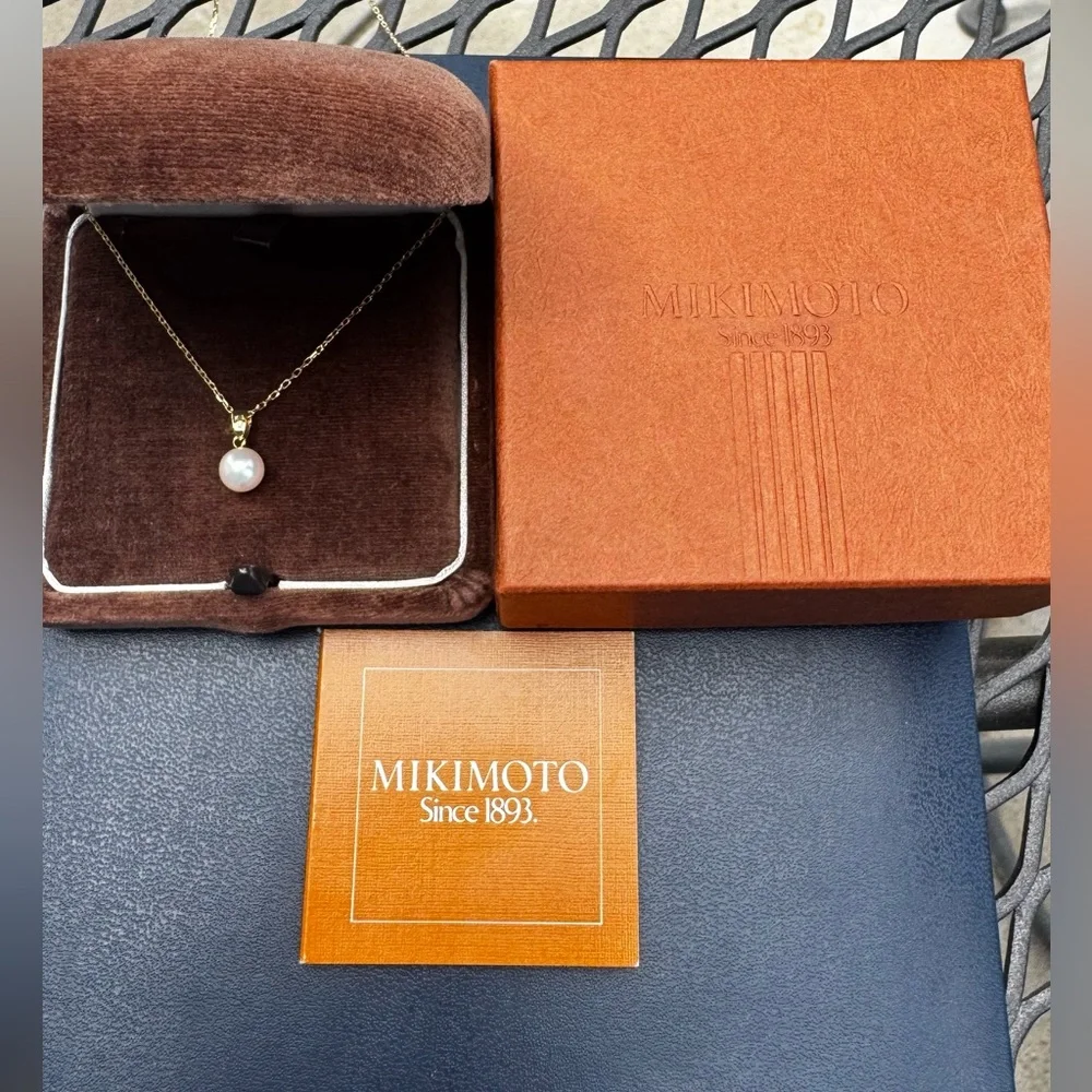 AUTHENTIC MIKIMOTO Solid K18 Gold Chain with Champagne Akoya Pearl Pendant - Picture 2 of 5